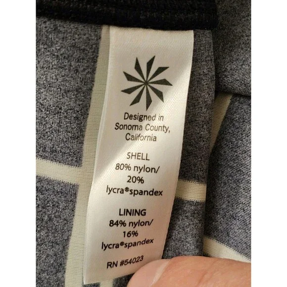 Athleta Swim Top Long Sleeve Lanikai Athletic Rashguard Pullover Size Small - Picture 10 of 10